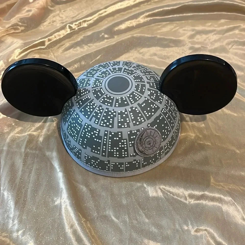 Disney parks Star Wars Mickey ears, no tag but only tried on, never worn